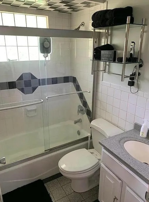 surround tile in the shower/tub - 10933 Big Bend Rd