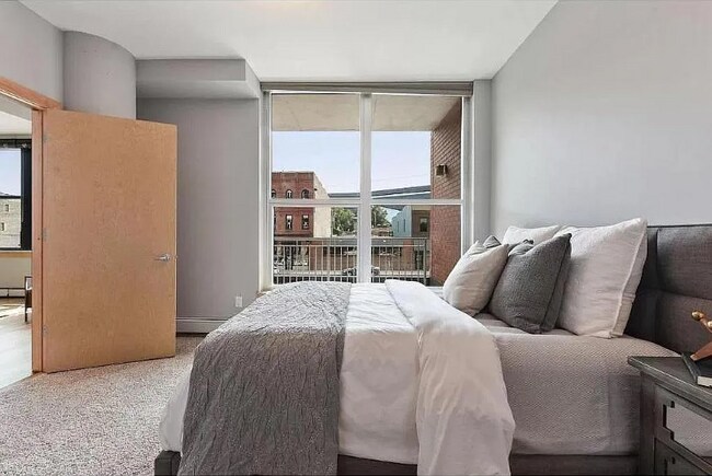Foto del edificio - 215 10th Ave S