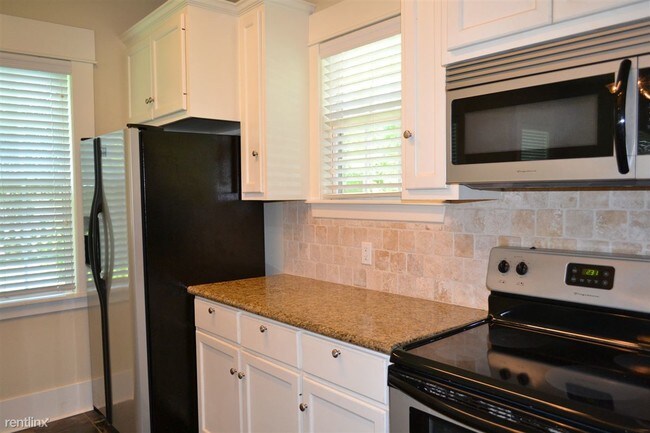 Building Photo - 3 br, 2 bath House - 705 Welsh