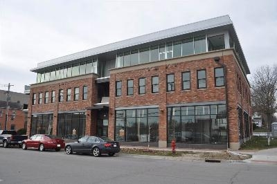 Primary Photo - 271-287 N Linn St