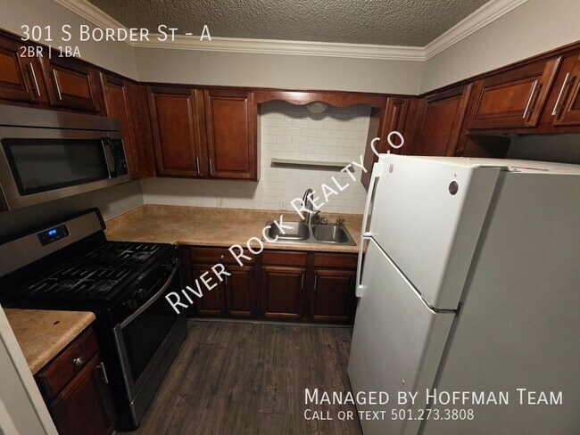 Foto del edificio - 301 S Border St