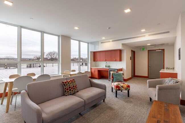 Foto del edificio - 3531 Washington St