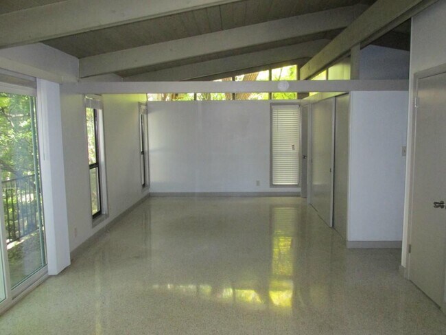 Foto del edificio - 506 W 7th St