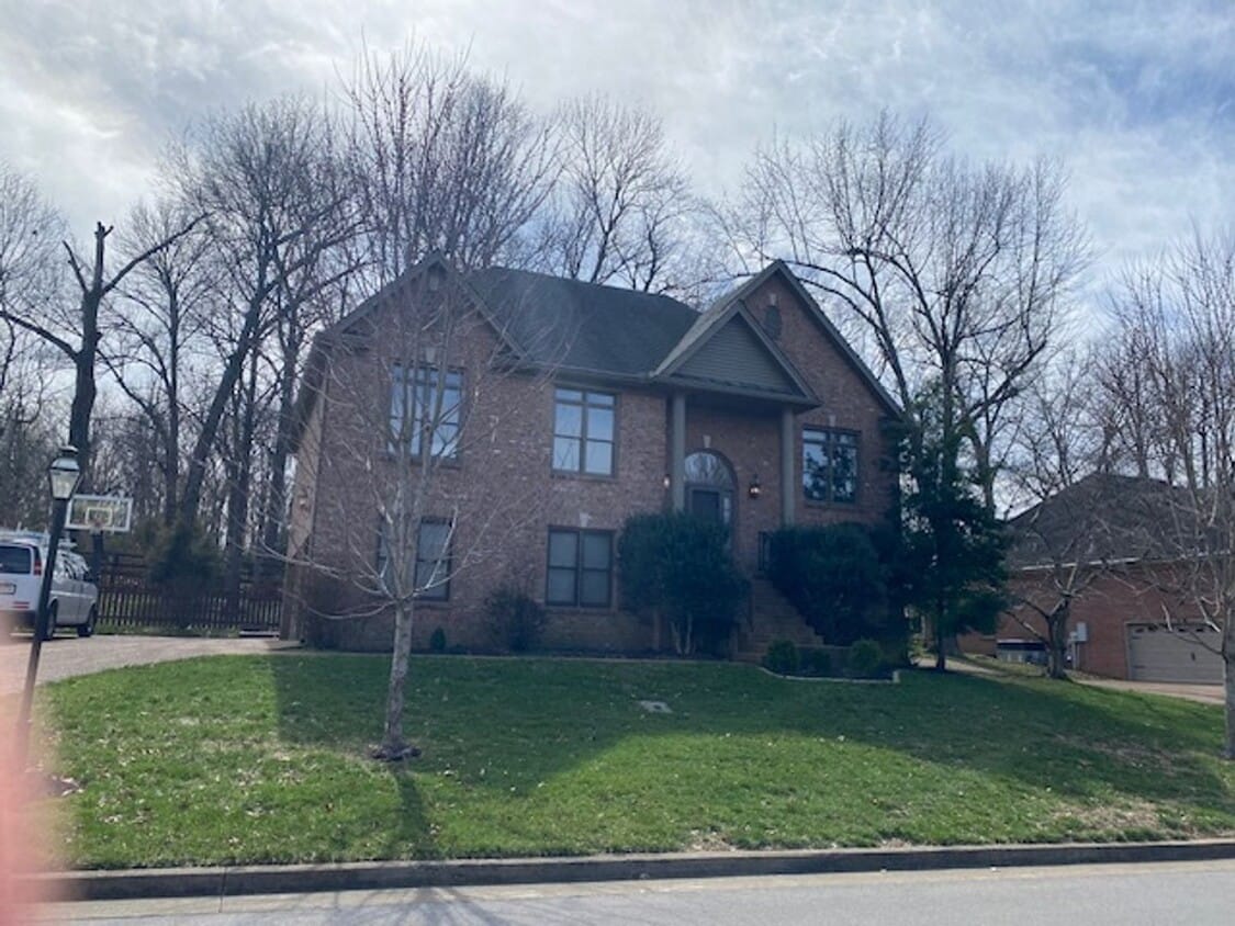 Primary Photo - Great home near the lake and Seven Points ...