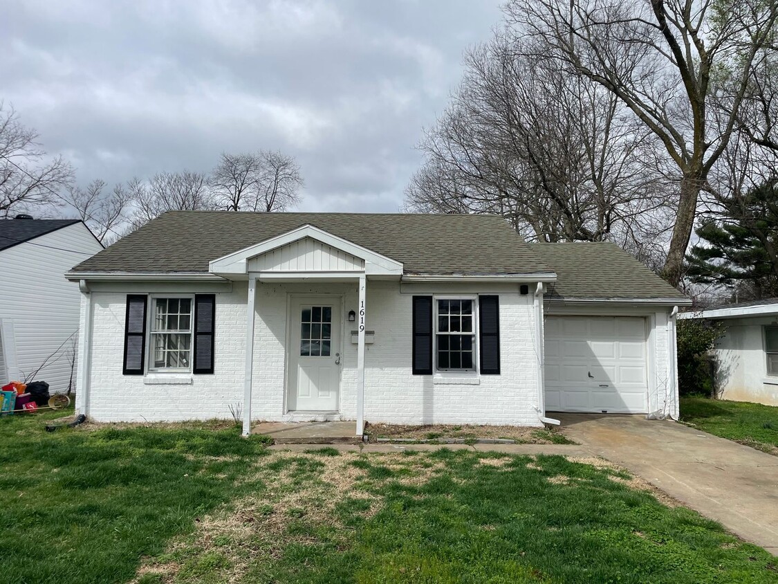 Foto principal - Charming 2 Bedroom Home