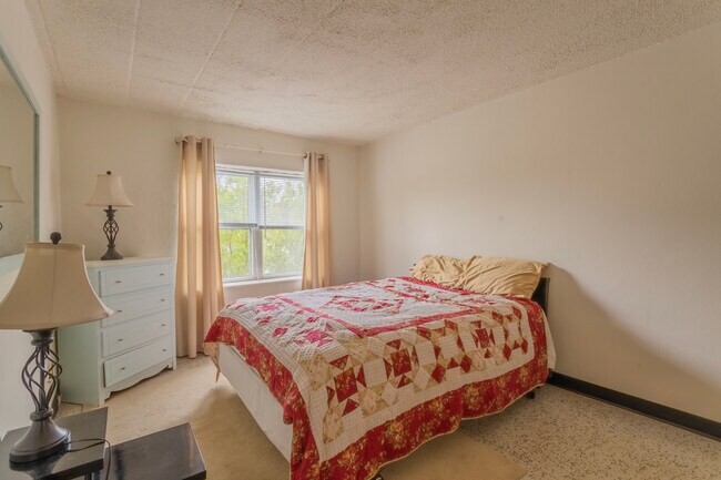 Foto del edificio - 2439 Holmes St