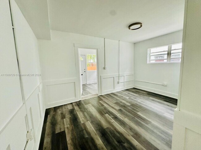 Building Photo - 524 NW 35th St