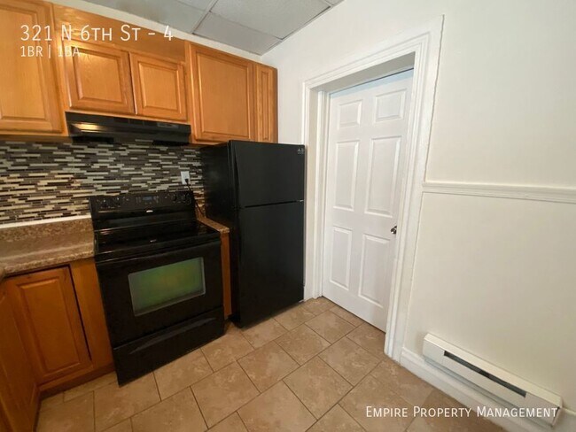 Foto del edificio - 2nd Floor: 1 Bedroom / 1 Bathroom Apartmen...