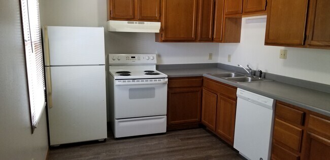 Kitchen - 2203 Nichole Ln