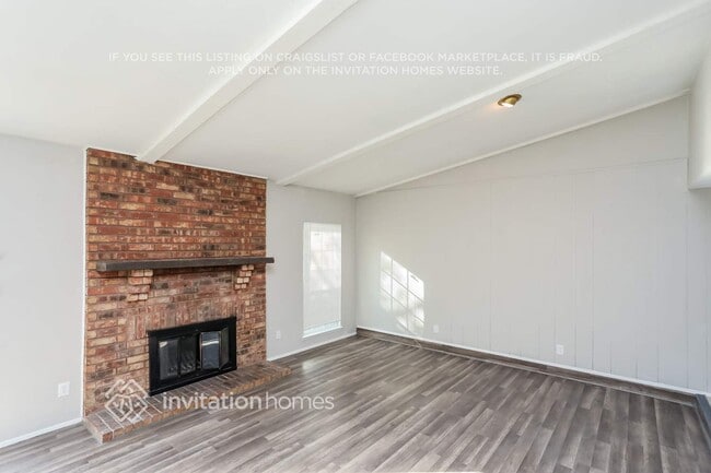 Foto del edificio - 553 Shadowcrest Ln