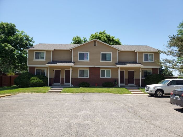 Primary Photo - 725 Aztec Dr