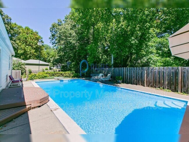 Foto del edificio - 3300 Lee Ave N