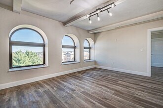 Building Photo - 13 Sudbury St