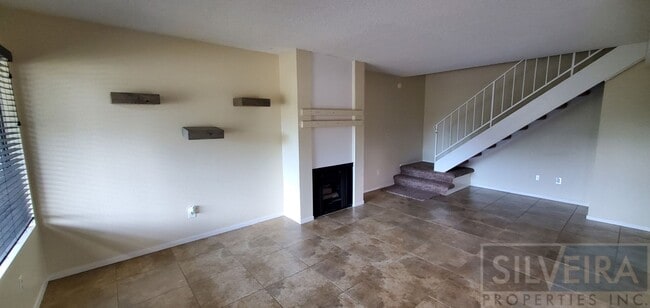 Building Photo - 2 Bedroom condo available in south Santa Maria!
