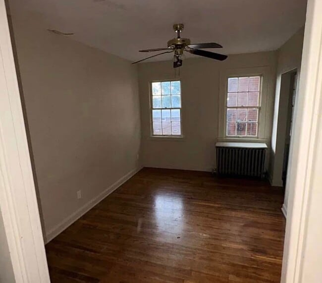 Building Photo - 628 Avenue F