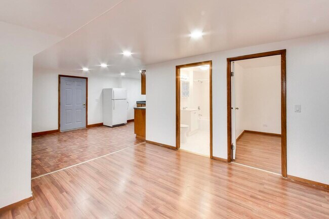 Building Photo - 5150 W Carmen Ave