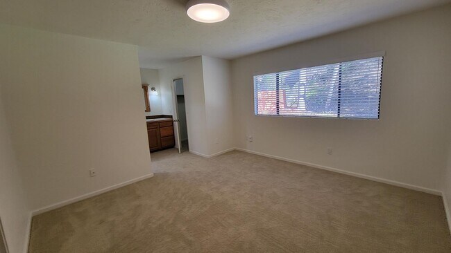 Building Photo - Available 3 bedroom 2 Bath Nestled in the ...