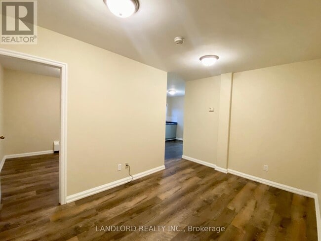 Building Photo - 2A Thyra Ave