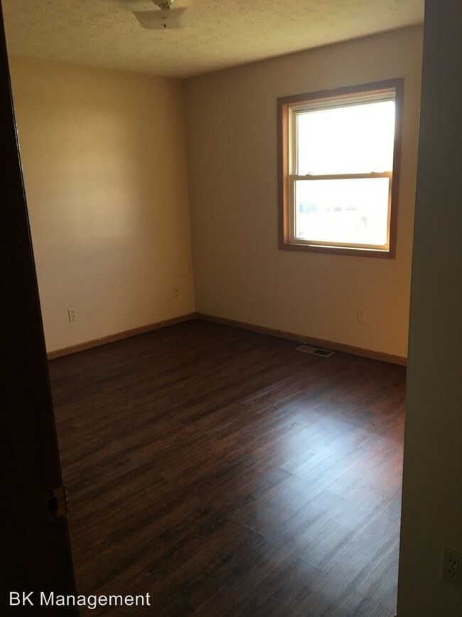 Building Photo - 2 br, 1 bath House - 1903 Delaware