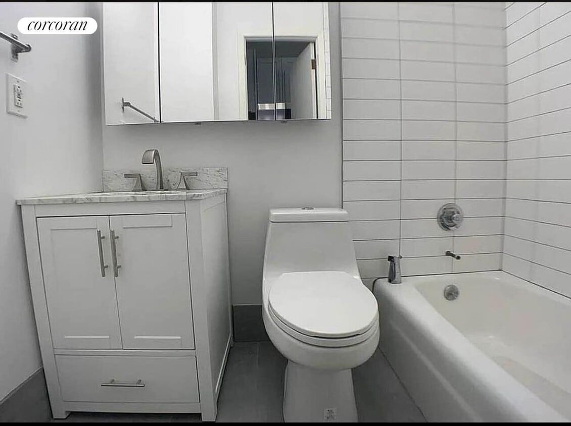 Building Photo - 455 W 46th St