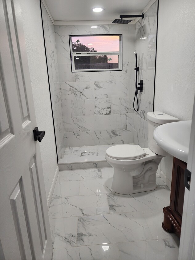 Bathroom - 7115 Dellwood Dr