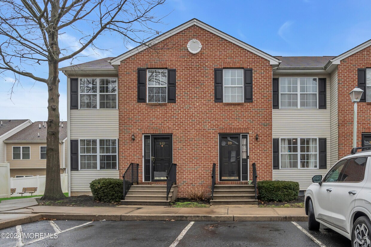 Foto principal - 108 Drs James Parker Blvd