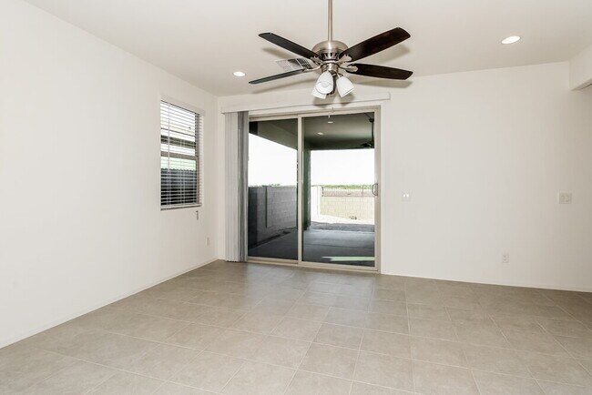 Building Photo - 10712 W Embrey Dr