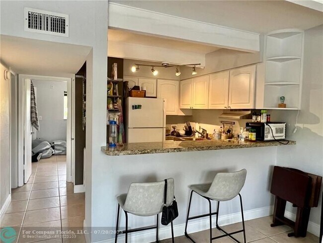 Foto del edificio - 2124 NE 5th Ave