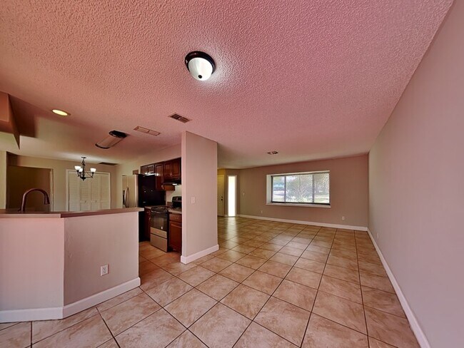 Building Photo - 101 Landmark St