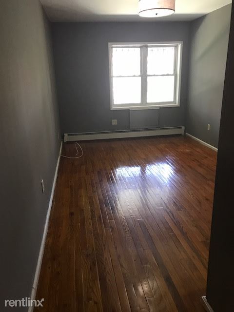 Building Photo - 1275 Putnam Ave