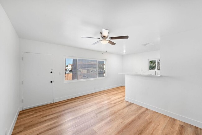 Building Photo - 105 Avenida Rosa