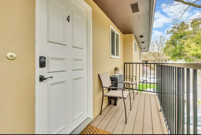 Building Photo - Two bedroom unit in North Davis