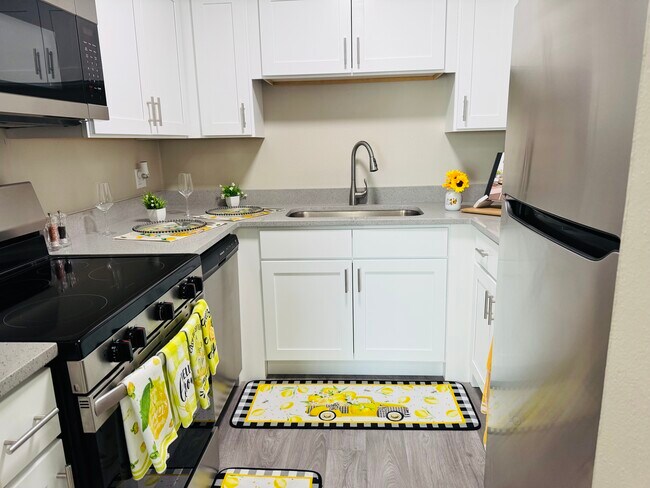 Foto del edificio - Apartments at Decker Lake – Your Everyday Retreat