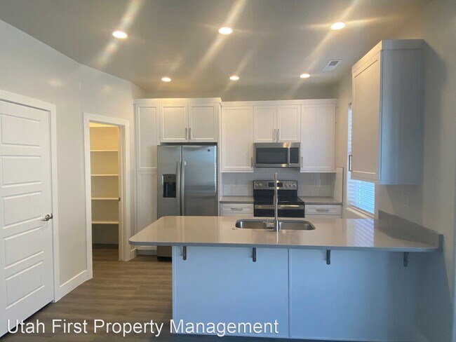 Building Photo - 3 br, 2.5 bath House - 3868 S Mustang Vall...