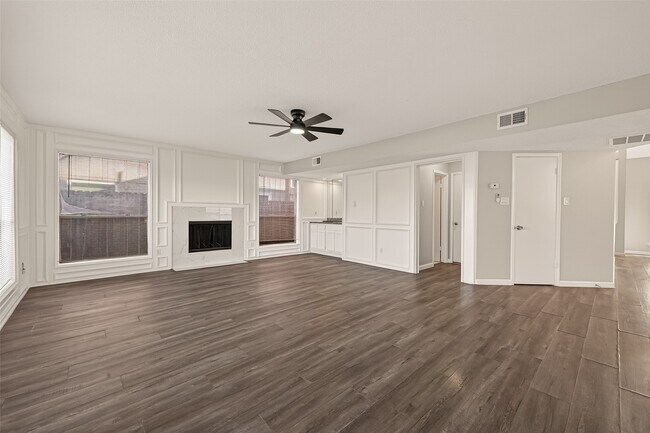 Foto del edificio - 7622 Poitiers Dr