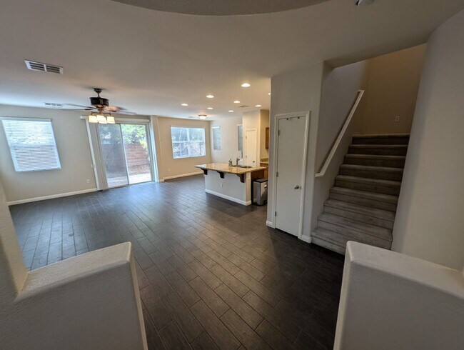 Foto del edificio - 7570 Dobroyd Dr