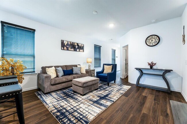 Foto del edificio - 16745 Oak Bough Dr