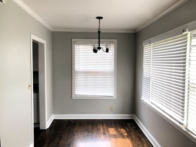 Foto del edificio - 3-Bedroom 2-Bath Home in Prime West Nashvi...