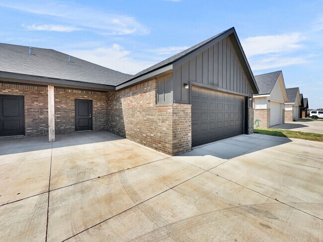 Building Photo - 5719 Kemper St