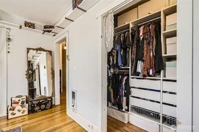 Foto del edificio - 214 Summit Ave E