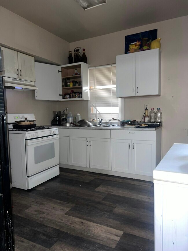Foto del edificio - 536 E 123rd St