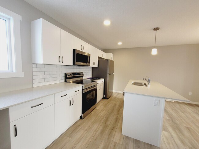 Photo du bâtiment - 1111 Cy Becker Rd NW