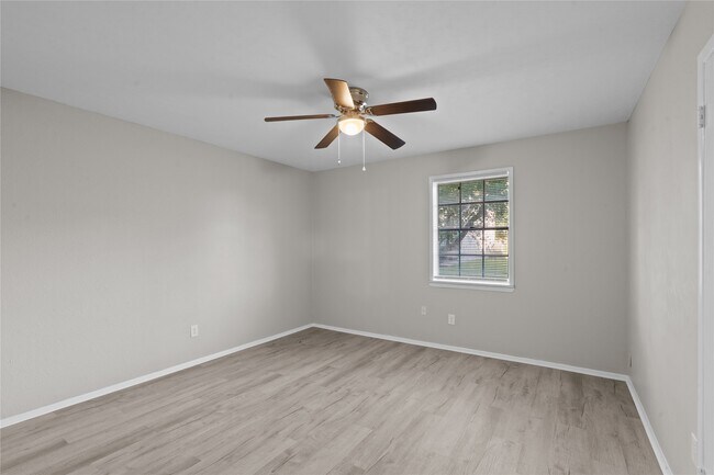 Foto del edificio - 2729 Main St