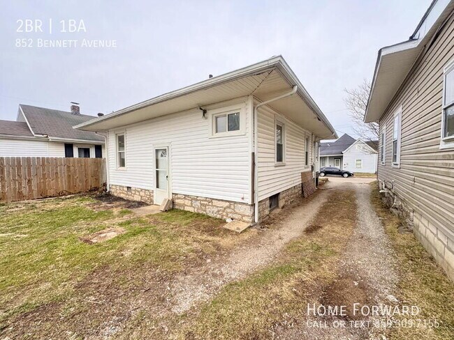 Building Photo - 852 Bennett Ave