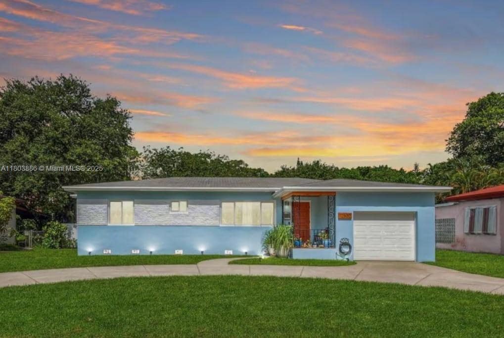Foto principal - 12530 NE 4th Ave