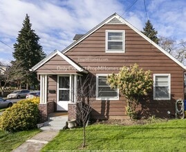 Building Photo - 3031 SE 52nd Ave