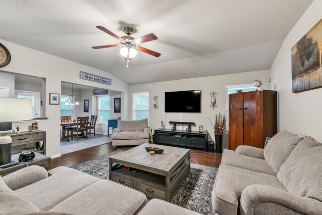 Foto del edificio - 70 Churchill Farms Dr