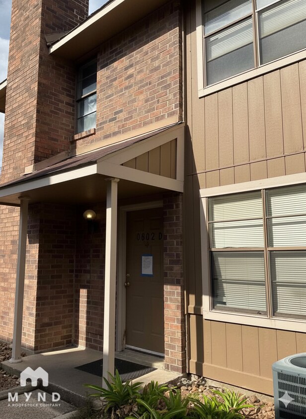 Foto principal - 1819 Briarcreek Blvd