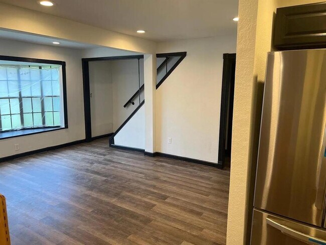 Building Photo - 3814 Cosby St
