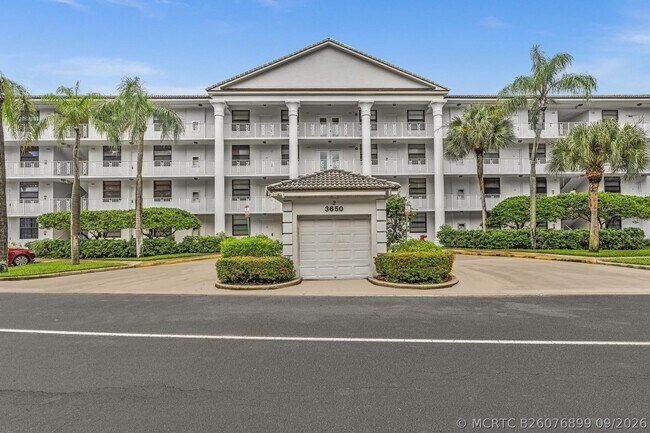 Foto del edificio - 3650 Whitehall Dr